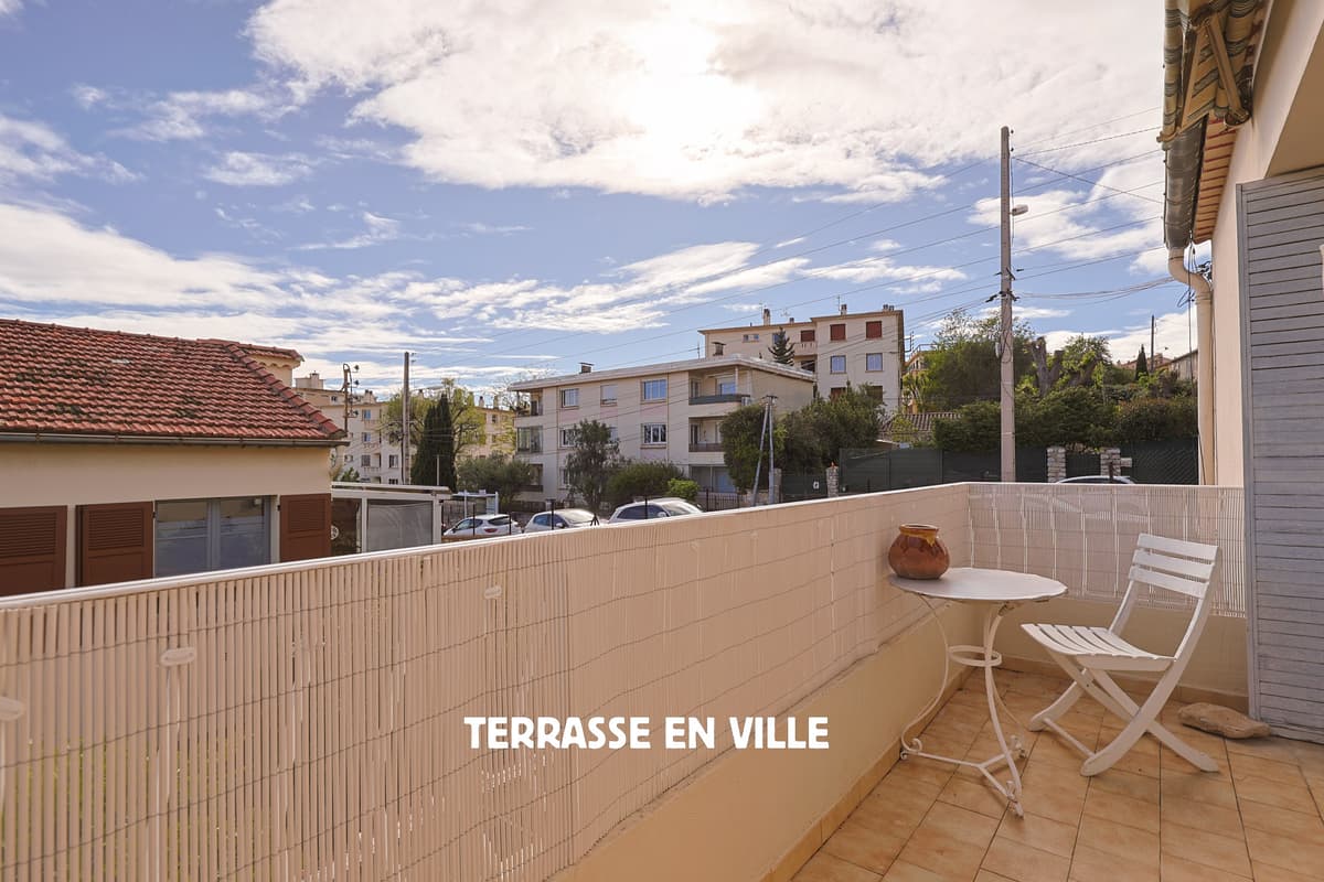 TOULON - STE ANNE - T3 - 67M2 - COUR 62M2 - 253 000€ - 3