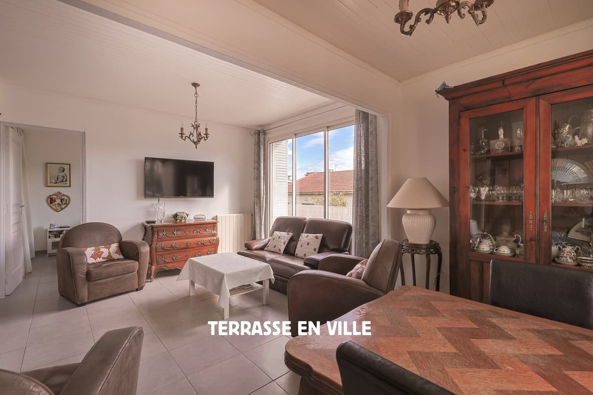 TOULON - STE ANNE - T3 - 67M2 - COUR 62M2 - 253 000€ - 4