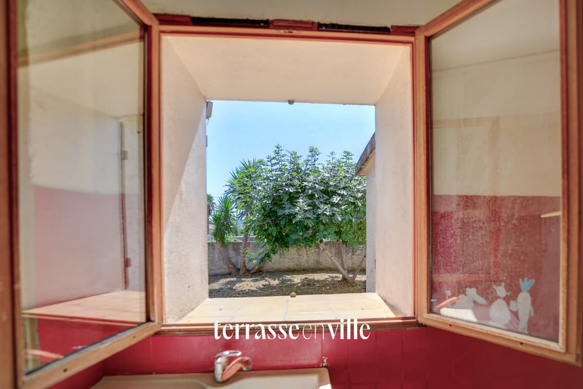 LA CIOTAT - REZ-DE-JARDIN À RÉNOVER - T2 - 42M2 - PARCELLE 160M2 - 241500€ - 4