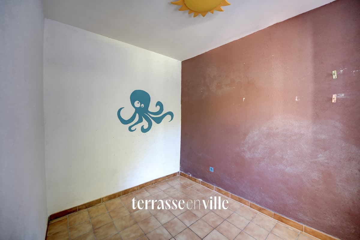 LA CIOTAT - REZ-DE-JARDIN À RÉNOVER - T2 - 42M2 - PARCELLE 160M2 - 241500€ - 6