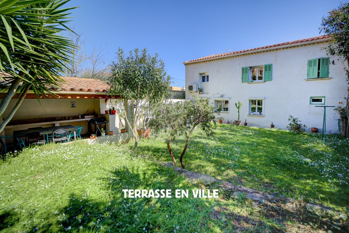 EXCLUSIVITE - LA CIOTAT - PROCHE PORT ET CALANQUES - MAISON DE VILLE - 90 M2 - JARDIN - 1