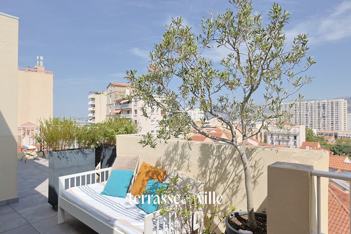 Roof-top de 91m2 avec terrasse de 55m2 proche des plages avec vue panoramique mer et cœur quartier Mourillon - 5