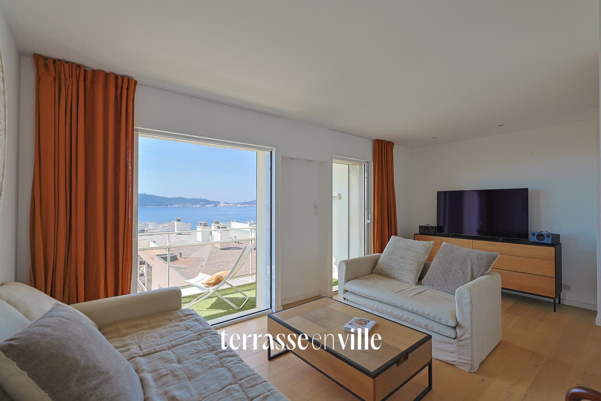 Roof-top de 91m2 avec terrasse de 55m2 proche des plages avec vue panoramique mer et cœur quartier Mourillon - 1
