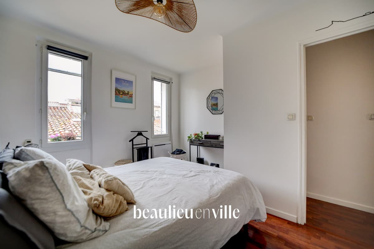 EXCLUSIVITÉ - LA CIOTAT - VIEUX PORT - APPARTEMENT T3 - CALME - SANS VIS A VIS - 7
