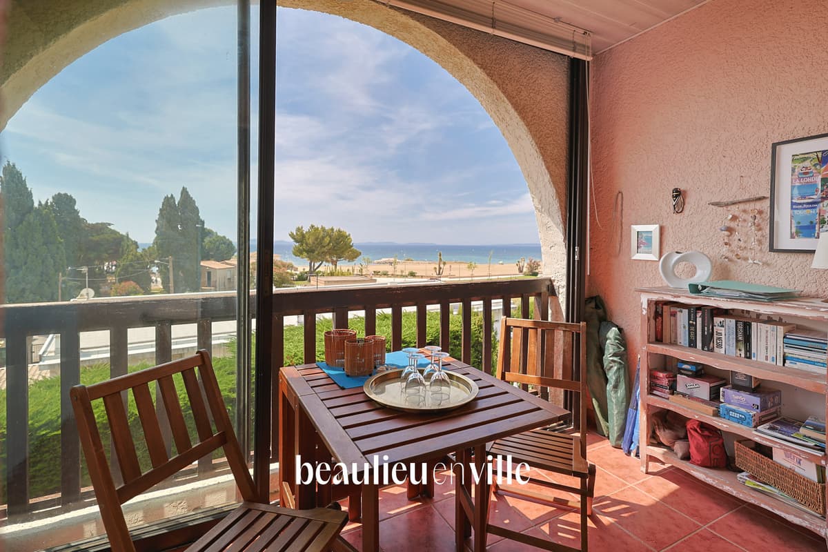 EXCLUSIVITE - APPARTEMENT T2 -18 M2 - PLAGES - MER - COMMERCE - PORT - PARKING - 158 000 €