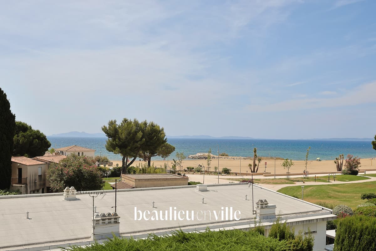 EXCLUSIVITE - APPARTEMENT T2 -18 M2 - PLAGES - MER - COMMERCE - PORT - PARKING - 158 000 € - 2