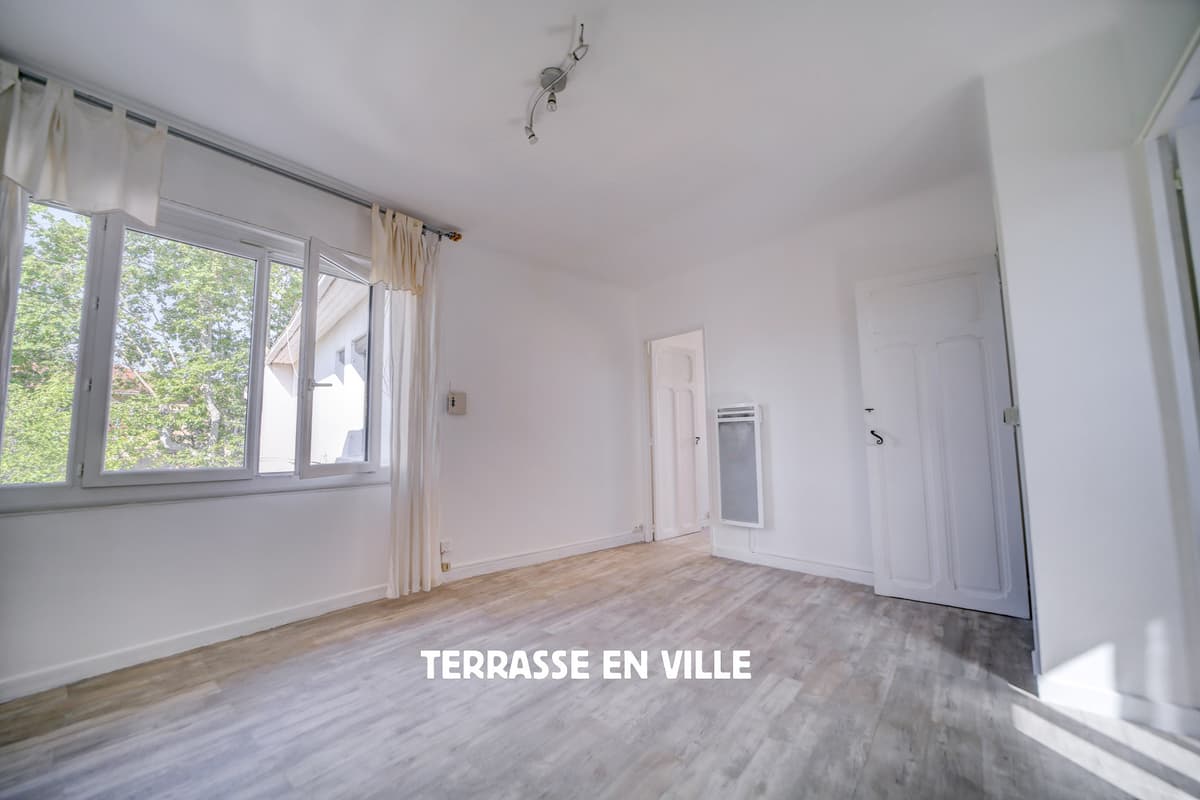 SAINT CYR-SUR-MER - PROCHE MER - APPARTEMENT - TRAVERSANT - T2 - 43M2 - 198 000€ - 3