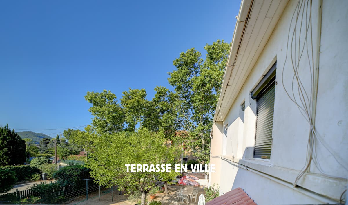 SAINT CYR-SUR-MER - PROCHE MER - APPARTEMENT - TRAVERSANT - T2 - 43M2 - 198 000€