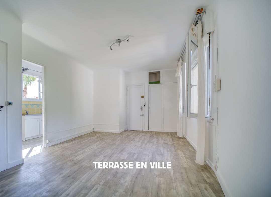 SAINT CYR-SUR-MER - PROCHE MER - APPARTEMENT - TRAVERSANT - T2 - 43M2 - 198 000€