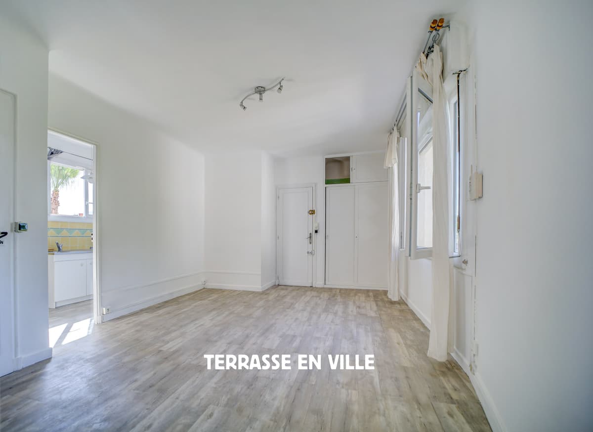 SAINT CYR-SUR-MER - PROCHE MER - APPARTEMENT - TRAVERSANT - T2 - 43M2 - 198 000€ - 2