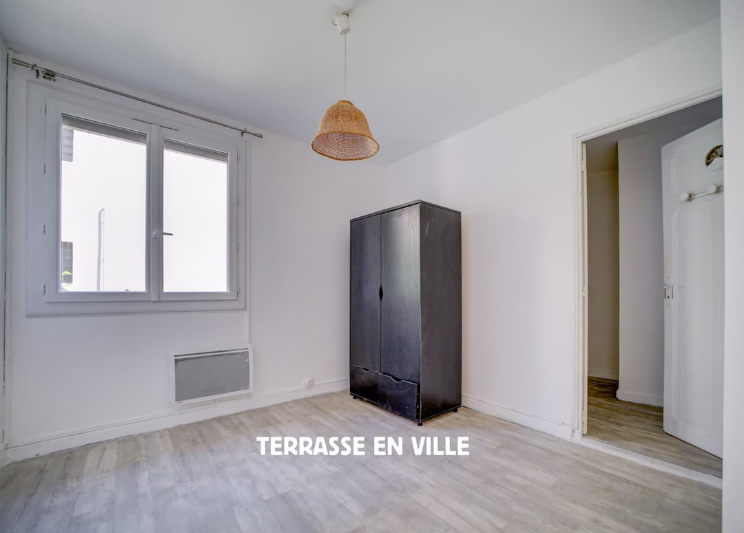 SAINT CYR-SUR-MER - PROCHE MER - APPARTEMENT - TRAVERSANT - T2 - 43M2 - 198 000€