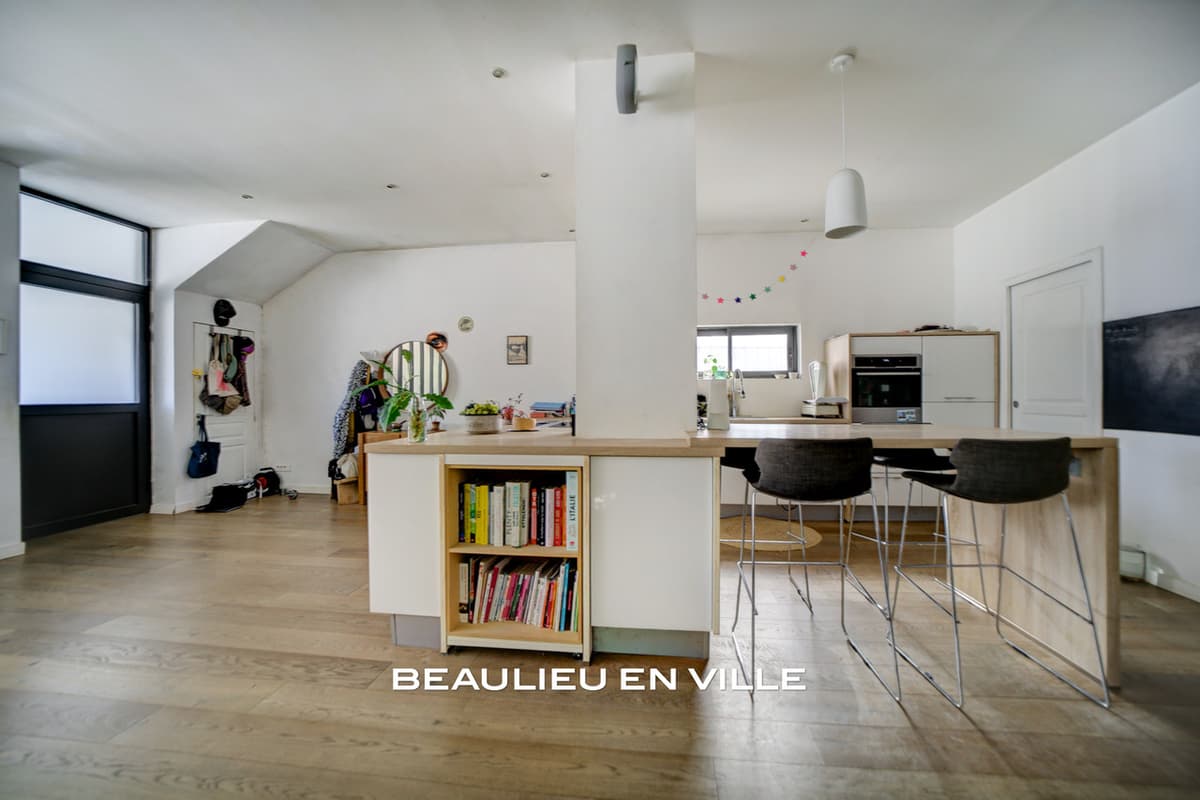LA CIOTAT - CENTRE-VILLE - LOFT 137 M2 - GARAGE - 470 000 € - 2