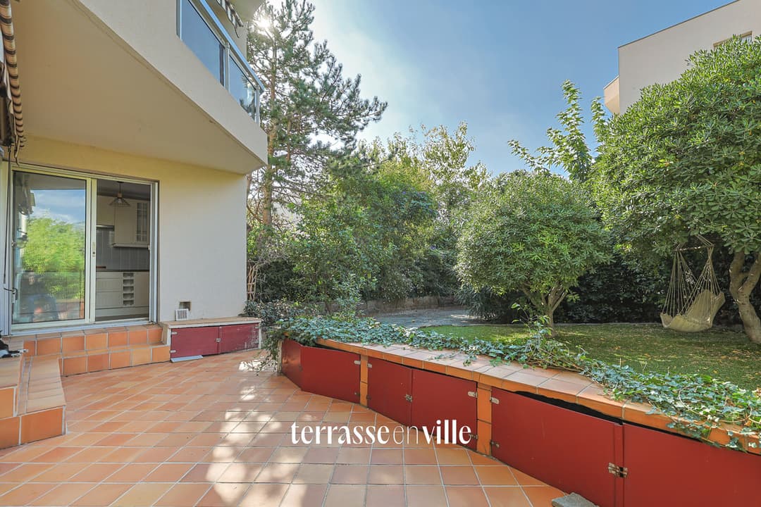 TOULON - LA SERINETTE - RDJ T5 95M2 - JARDIN 200M2 - PARKING - CAVE - 350 000€