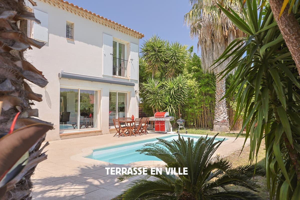 BELLE VILLA RECENTE - 133M2 - PROCHE MER - GARAGE - PISCINE - 990 000€