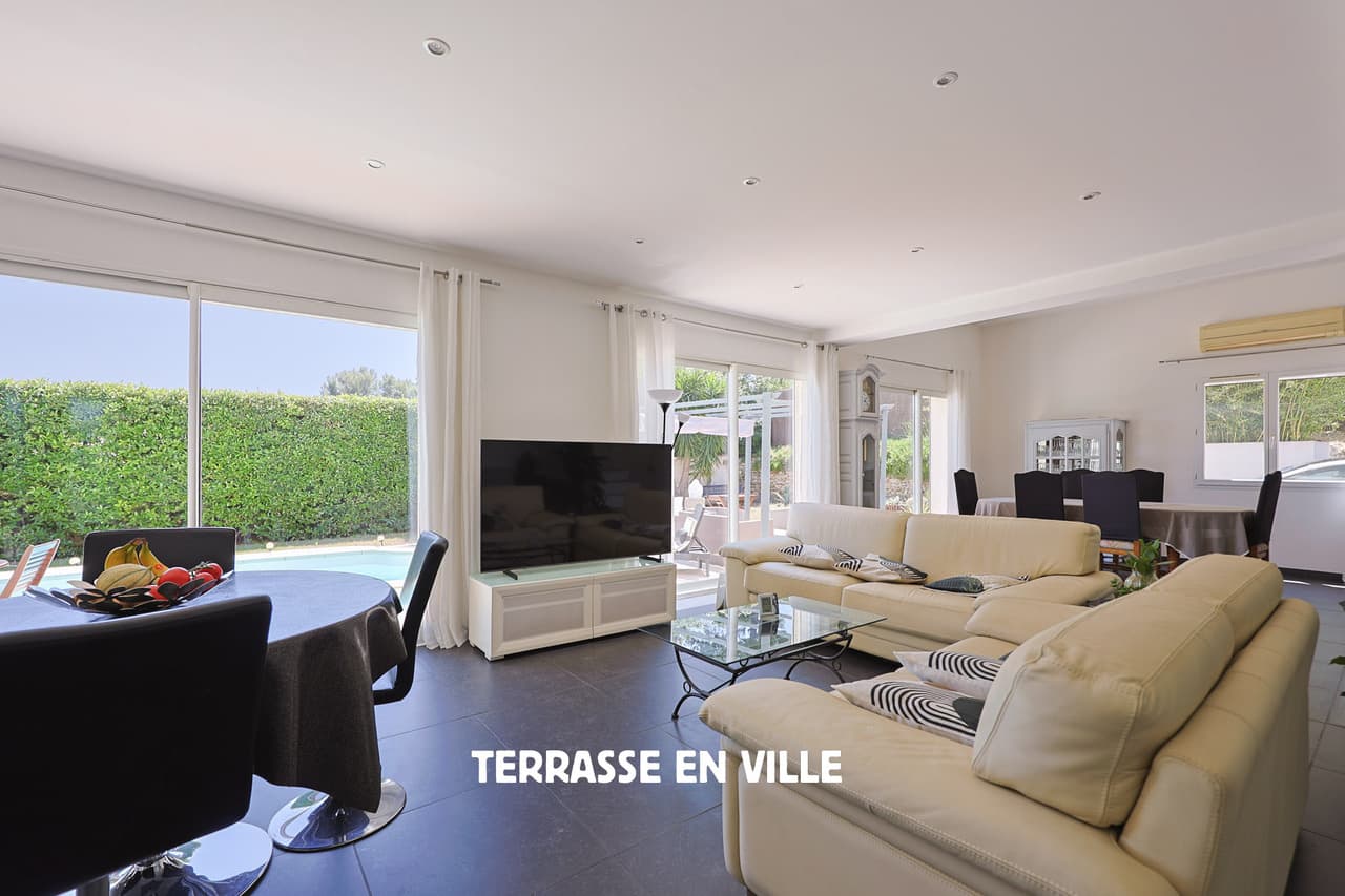 BELLE VILLA RECENTE - 133M2 - PROCHE MER - GARAGE - PISCINE - 990 000€ - 5