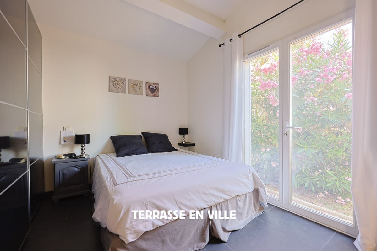 BELLE VILLA RECENTE - 133M2 - PROCHE MER - GARAGE - PISCINE - 990 000€ - 7