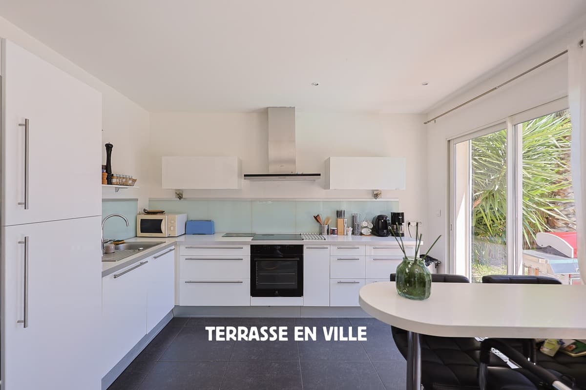 BELLE VILLA RECENTE - 133M2 - PROCHE MER - GARAGE - PISCINE - 990 000€ - 6
