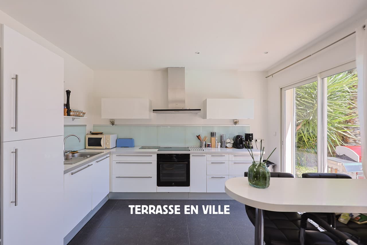 BELLE VILLA RECENTE - 133M2 - PROCHE MER - GARAGE - PISCINE - 990 000€ - 6
