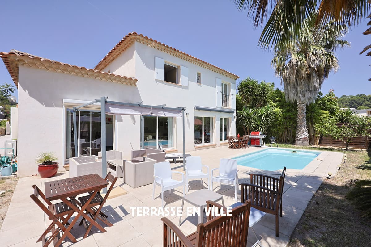 BELLE VILLA RECENTE - 133M2 - PROCHE MER - GARAGE - PISCINE - 990 000€ - 3
