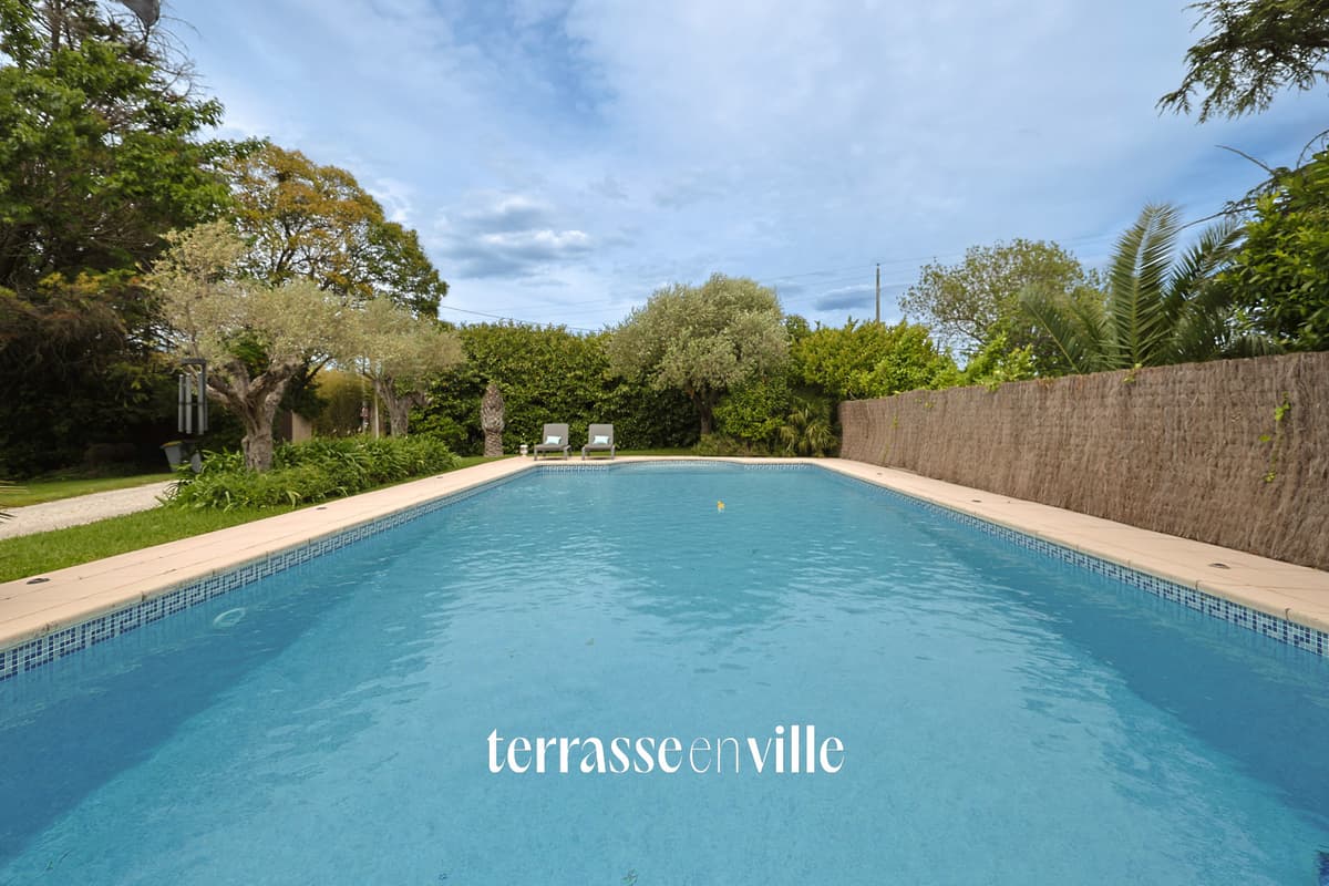 Maison de caractère avec un bel espace piscine, détente, sans vis-à-vis - 1