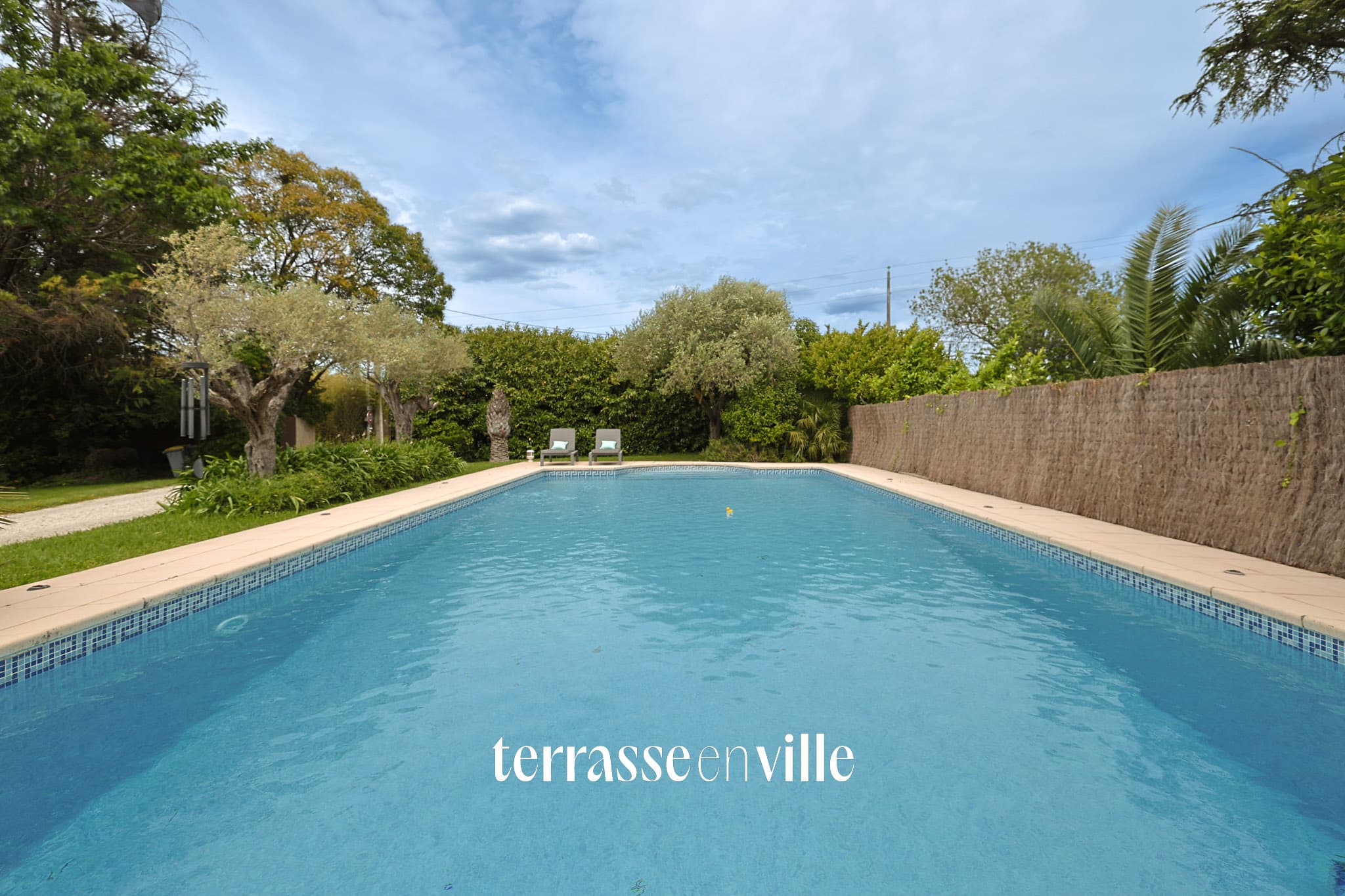 Maison de caractère 262M2 - PARCELLE 1400M2 - PISCINE - 890 000€ - 2