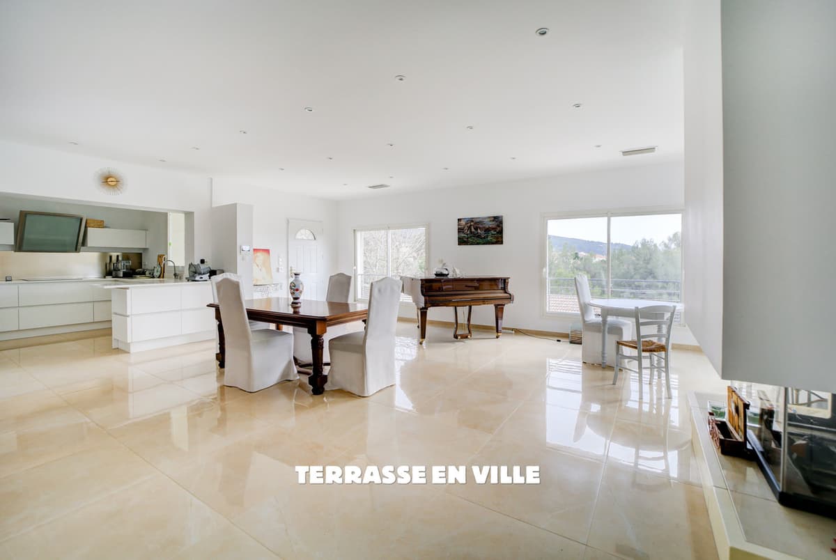 EXCLUSIVITE CEYRESTE - PROCHE VILLAGE - VILLA 130 M2 - T5 - JARDIN 1354 M2 - VUE DEGAGEE - GARAGE - 3