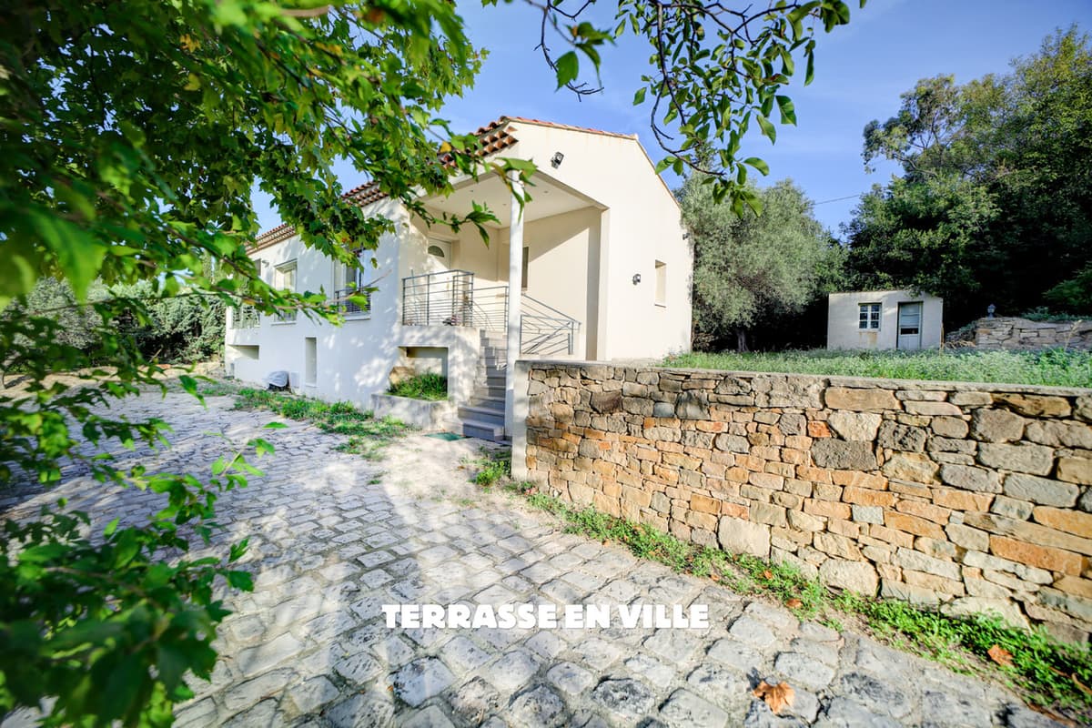 EXCLUSIVITE CEYRESTE - PROCHE VILLAGE - VILLA 130 M2 - T5 - JARDIN 1354 M2 - VUE DEGAGEE - GARAGE - 1