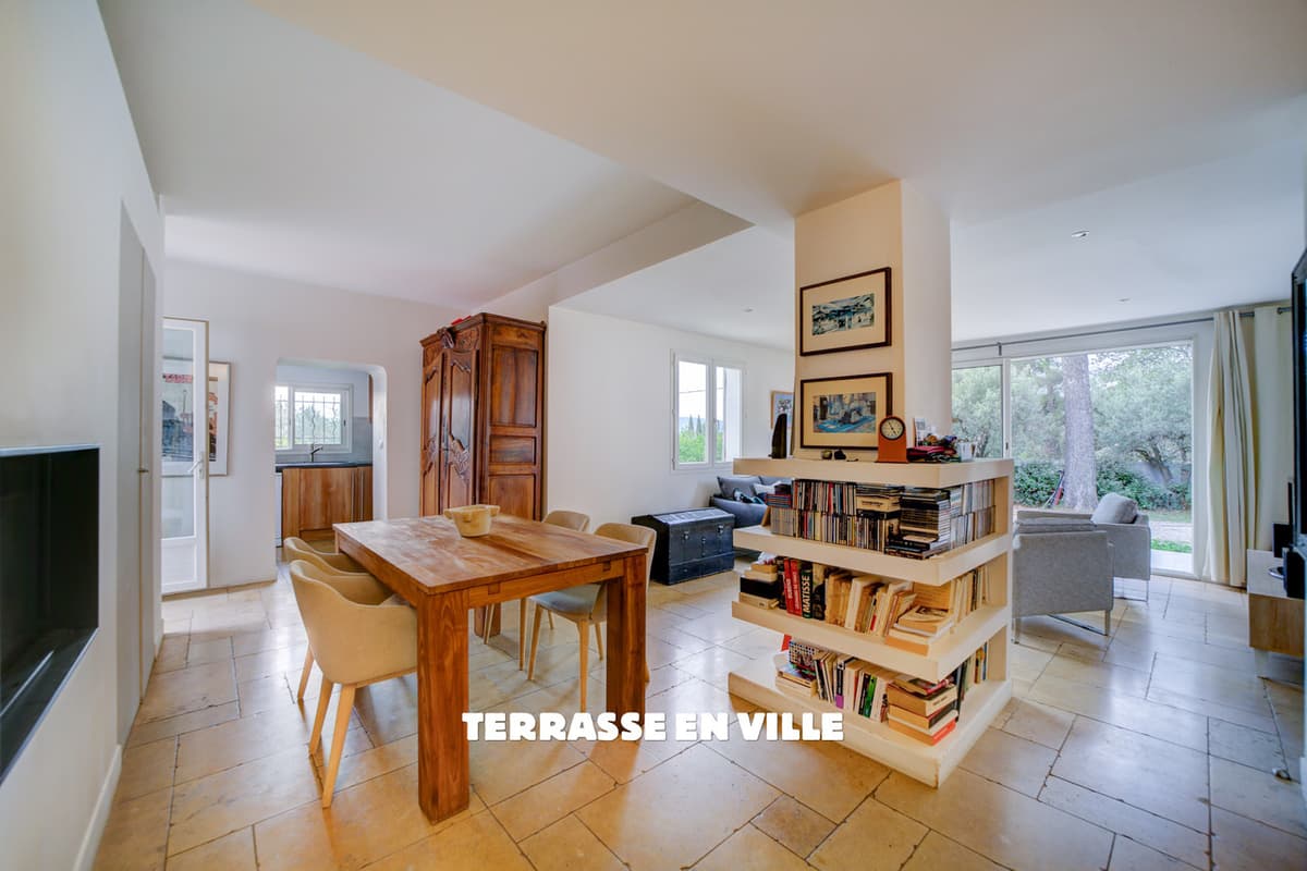 AUBAGNE - SOLANS - MAISON 100 M2 - T4 - JARDIN 1060 M2 - PISCINE - 665 000 € - 2