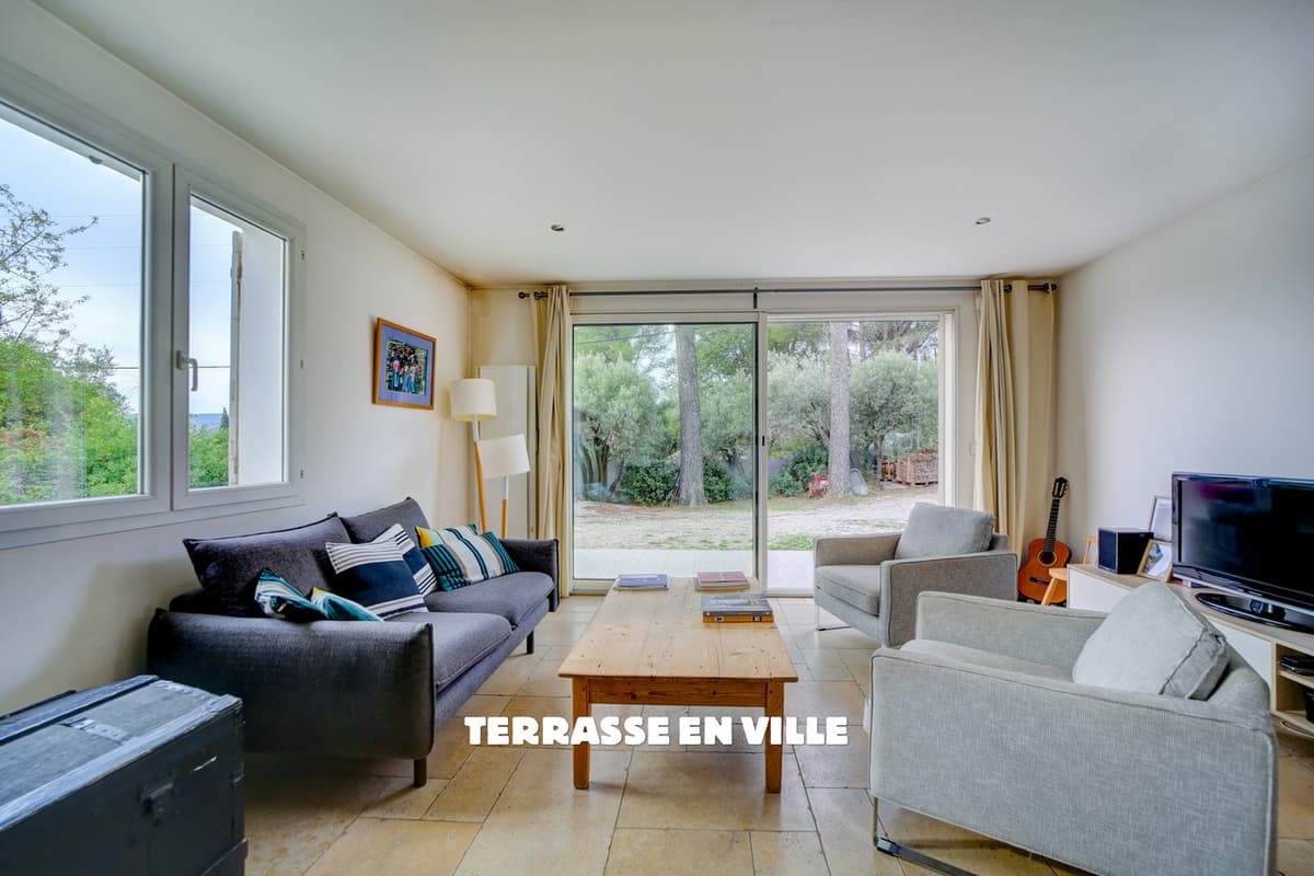 AUBAGNE - SOLANS - MAISON 100 M2 - T4 - JARDIN 1060 M2 - PISCINE - 665 000 € - 3