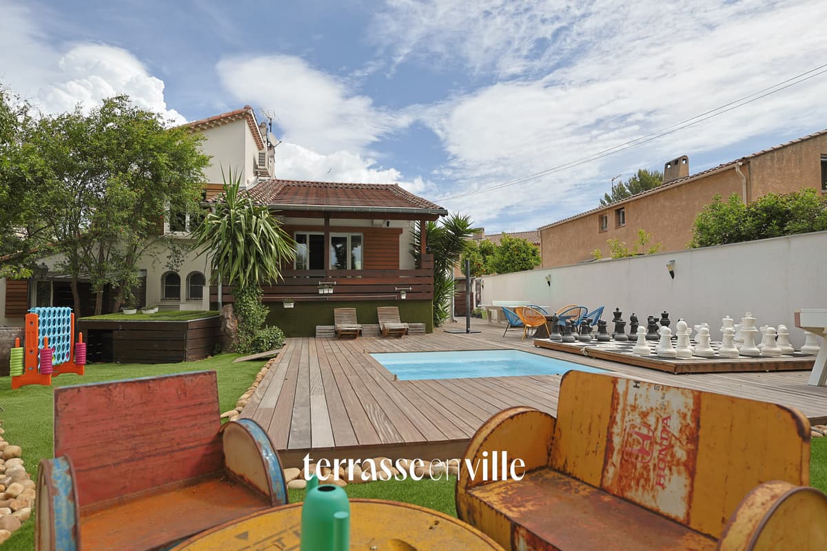MAISON - TOULON EST - 125 M2 - 3 CHAMBRES - DEPENDANCE - PISCINE - PARKING - COMMERCE - JARDIN