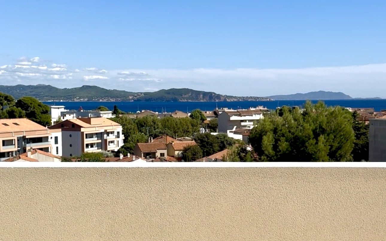 VUE MER - T4 DERNIER ÉTAGE - 107M2 + ROOFTOP 40M2 SUD + 2 PARKINGS - PLAGES A PIED - 900 000€