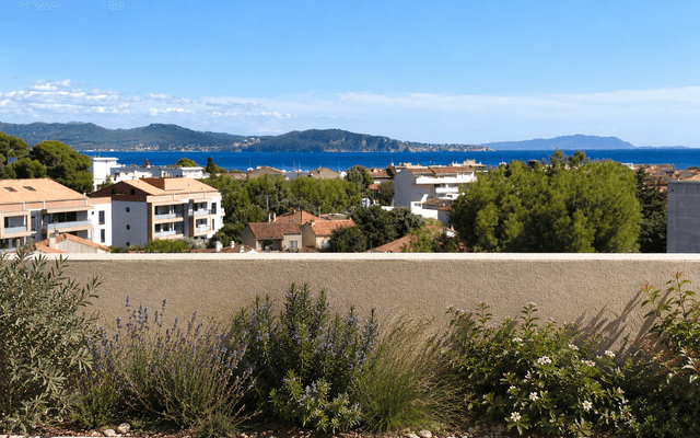 VUE MER - T4 DERNIER ÉTAGE - 107M2 + ROOFTOP 40M2 SUD + 2 PARKINGS - PLAGES A PIED - 900 000€