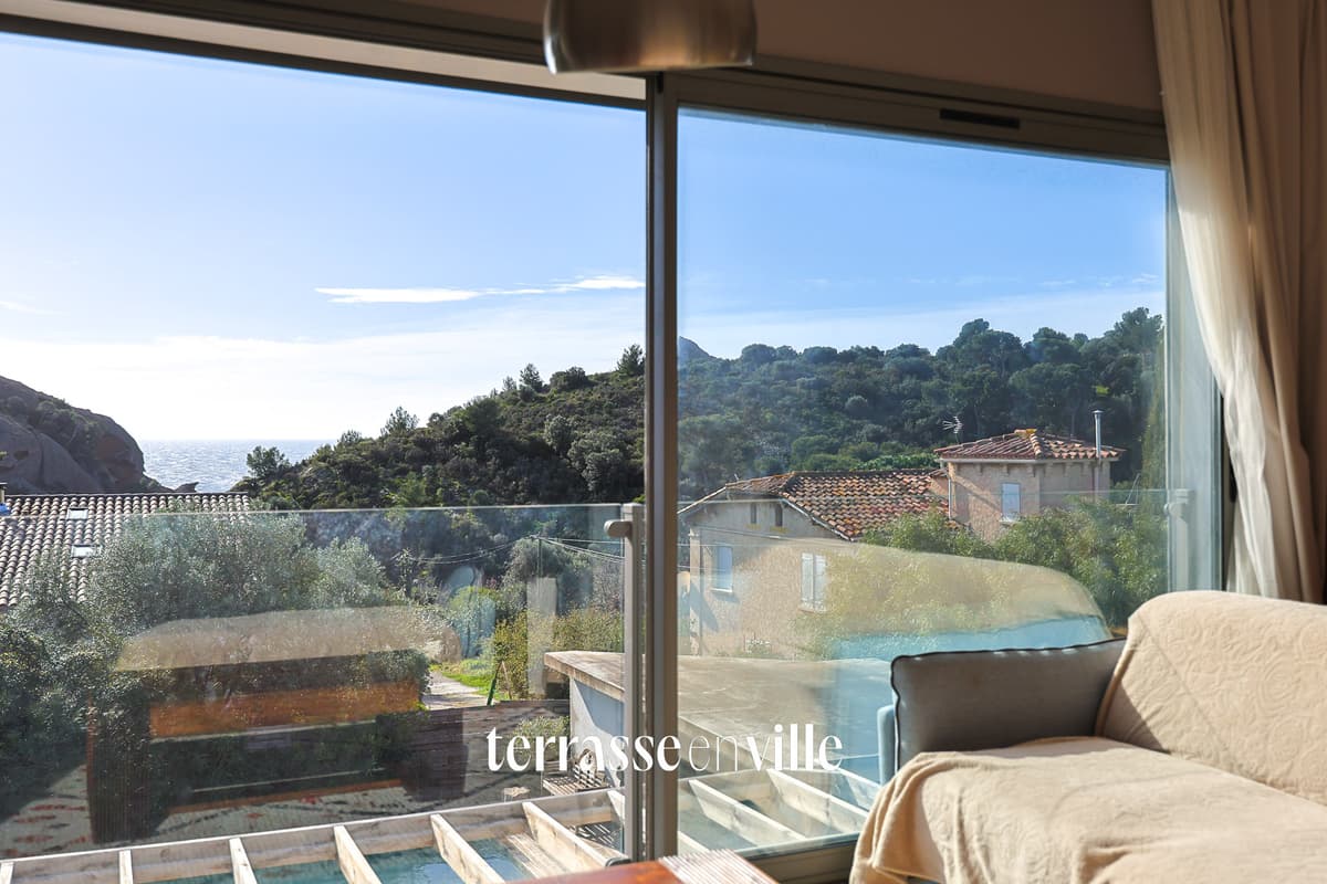 LA CIOTAT - CALANQUES - MAISON FAMILIALE - T6 - 204 M2 - PISCINE - PARCELLE 1041M2 - VUE MER - 1 - 3