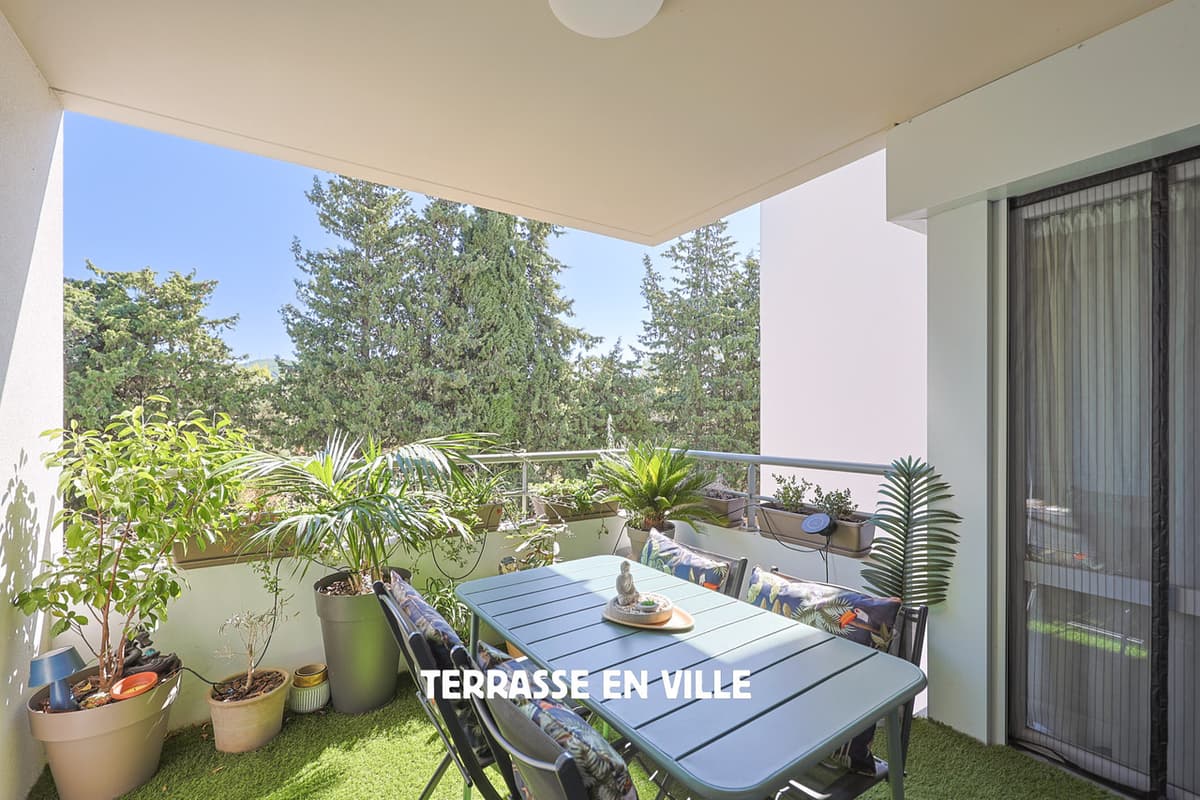 LA CIOTAT - MAGNIFIQUE T2 40M2 - TERRASSE 9M2 - PARKING - CALME - 275 000€
