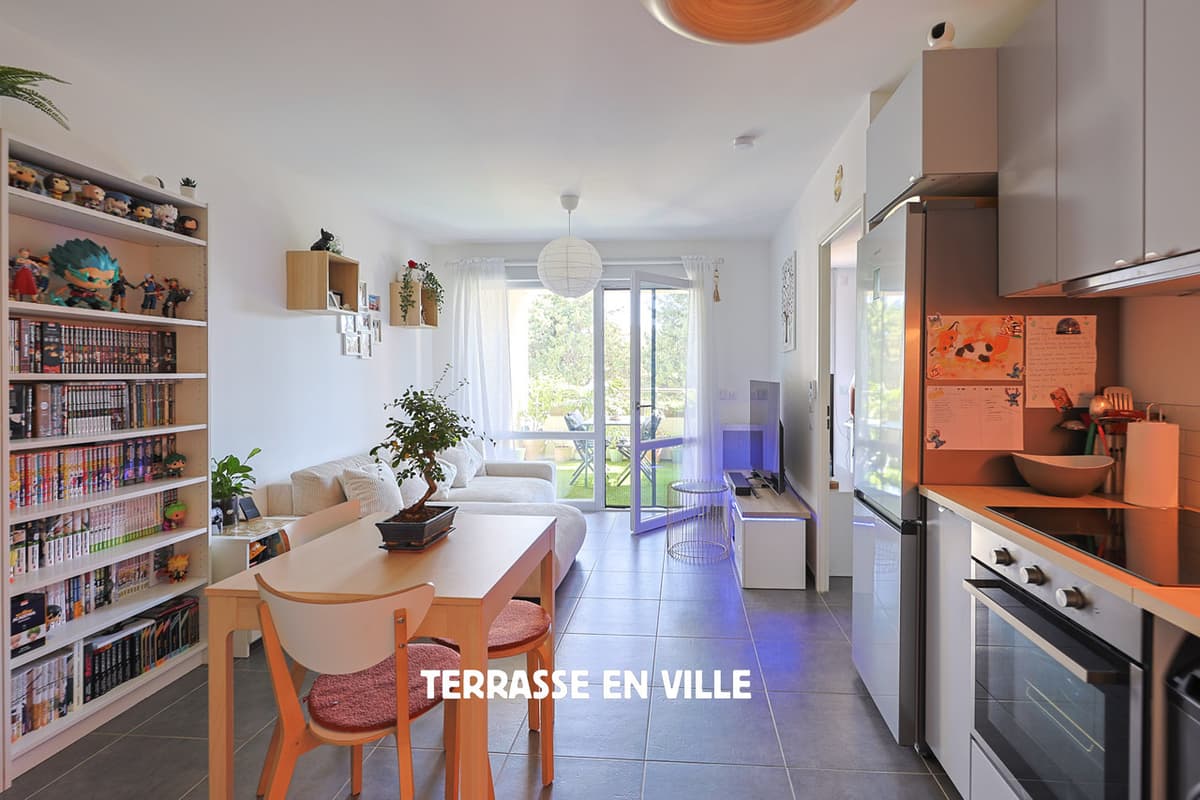 LA CIOTAT - MAGNIFIQUE T2 40M2 - TERRASSE 9M2 - PARKING - CALME - 275 000€ - 2