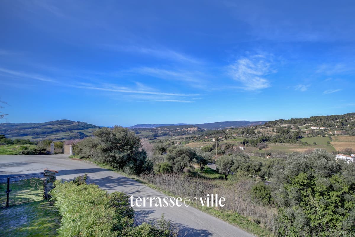 LE BEAUSSET - MAISON FAMILIALE - VUE DOMINANTE - PISCINE - GARAGE - AU CALME - 5