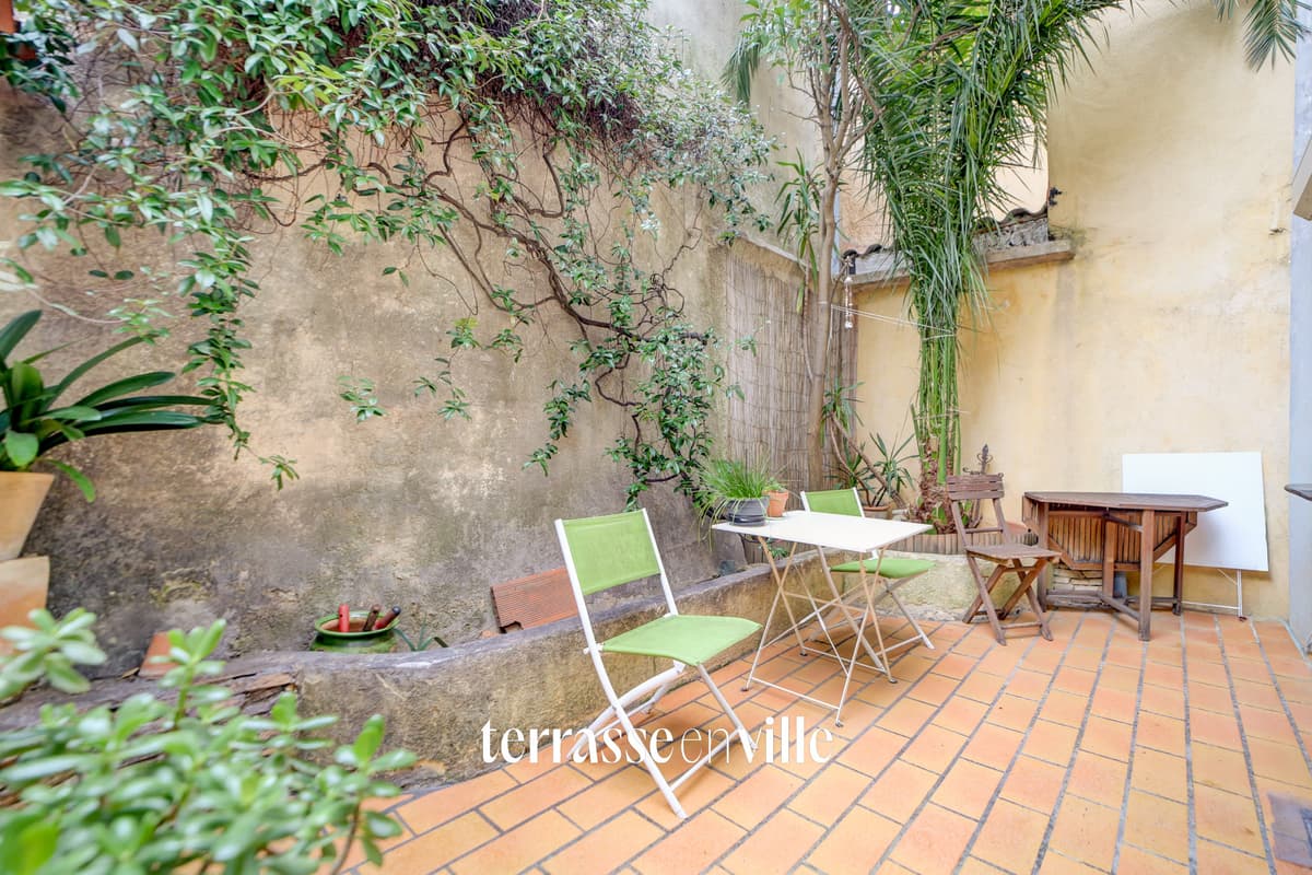 LA CIOTAT - VIEUX PORT - MAISON T4 74M2 - COUR INTÉRIEURE - 495000€