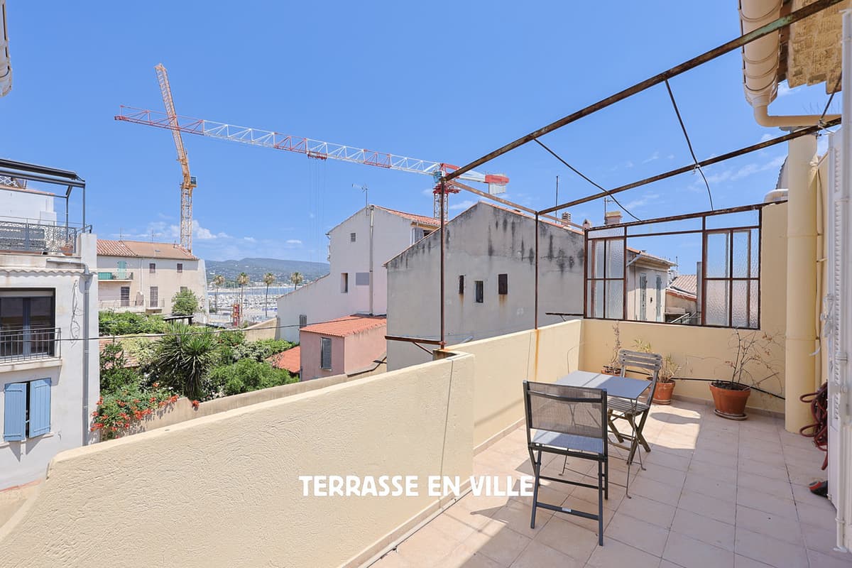 LA CIOTAT - GRAND T3 STYLE LOFT - 68M2 - TERRASSE 14M2 - PROCHE PORT ET PLAGES - DERNIER ETAGE - 399 000€ - 4