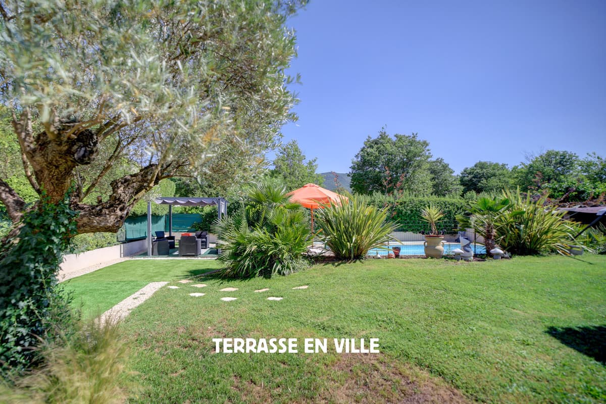 ST ZACHARIE - PROCHE CENTRE VILLAGE - MAISON FAMILIALE T5 - JARDIN - PISCINE - VUE - CALME - 649 000 € - 3