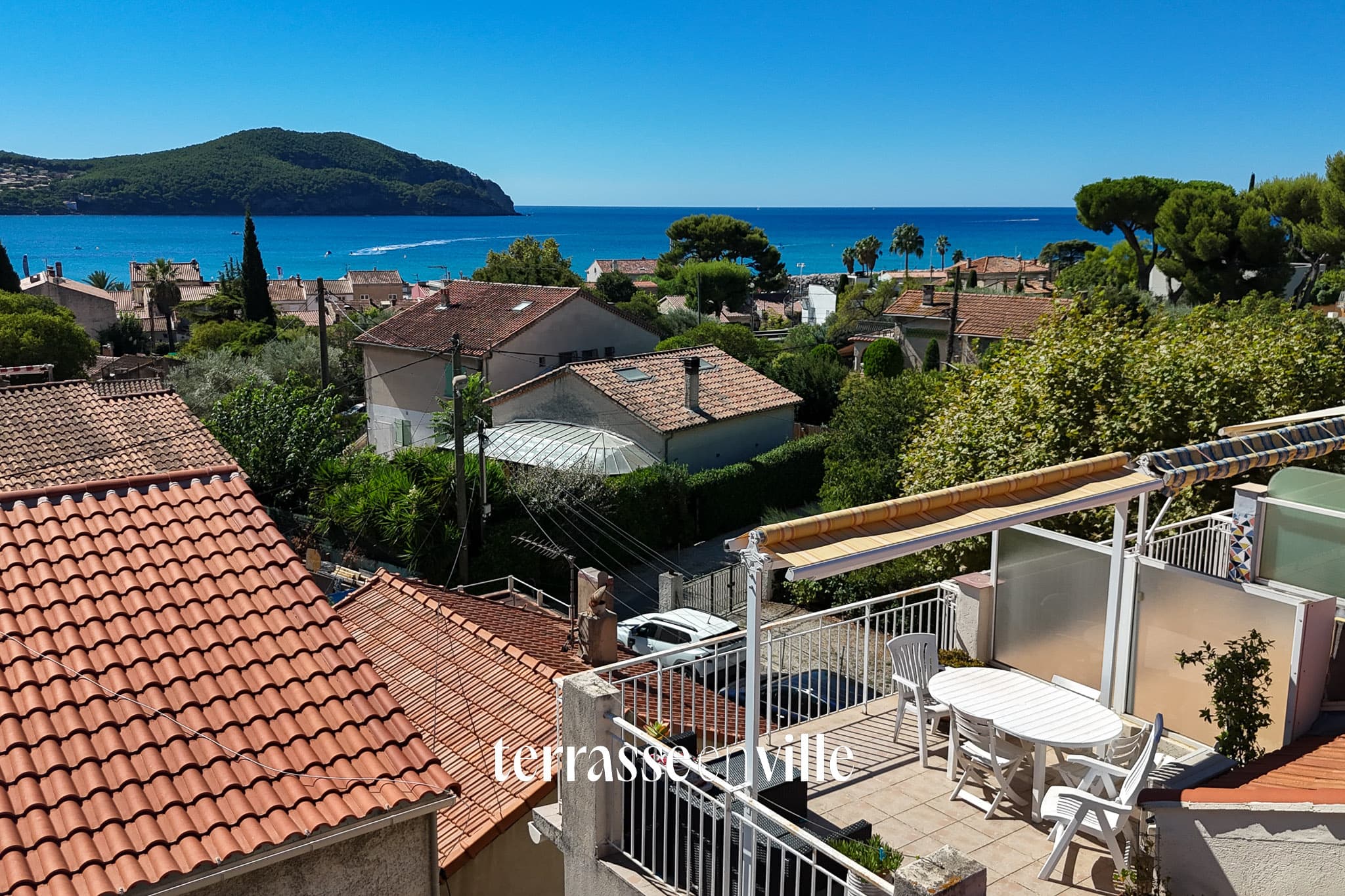 LES LECQUES - BEAU DUPLEX - 56M2 - TERRASSE VUE MER - PROCHE PLAGES - PARKING - 390 000€ - 1
