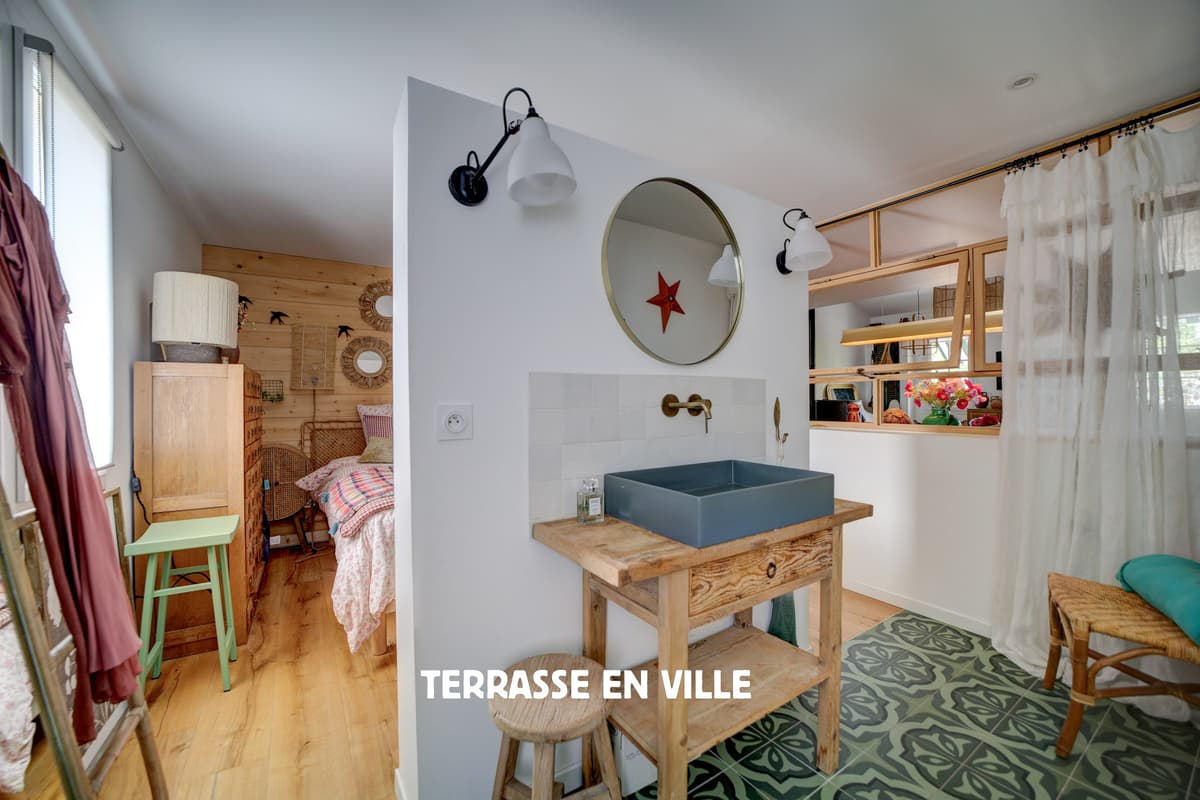 SAINT CYR SUR MER - IMMEUBLE - APPARTEMENT - TERRASSE- LOCAL COMMERCIAL - COUR INTÉRIEURE - CAVE VOUTÉE - 7