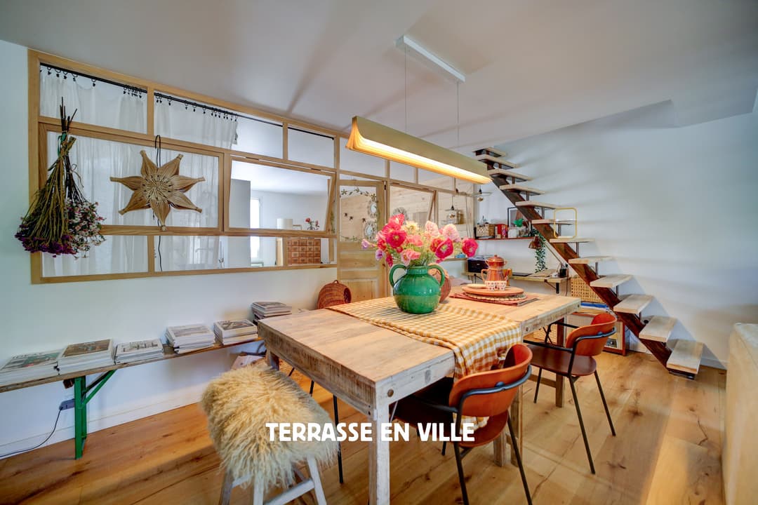SAINT CYR SUR MER - IMMEUBLE - APPARTEMENT - TERRASSE- LOCAL COMMERCIAL - COUR INTÉRIEURE - CAVE VOUTÉE