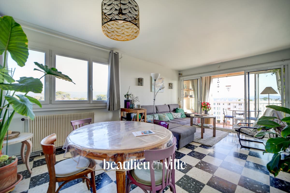 LA CIOTAT - CENTRE VILLE - APPARTEMENT T3 82m2 - VUE MER - BALCON - 2