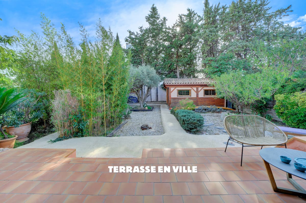 SOUS COMPROMIS - LA CIOTAT - QUARTIER RESIDENTIEL - MAISON FAMILIALE MITOYENNE - PISCINE - JARDIN 570 M2 - DEP - 4