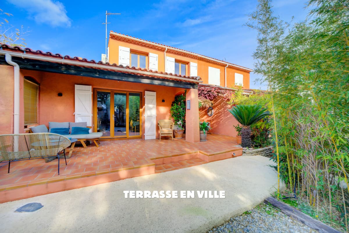 SOUS COMPROMIS - LA CIOTAT - QUARTIER RESIDENTIEL - MAISON FAMILIALE MITOYENNE - PISCINE - JARDIN 570 M2 - DEP - 1