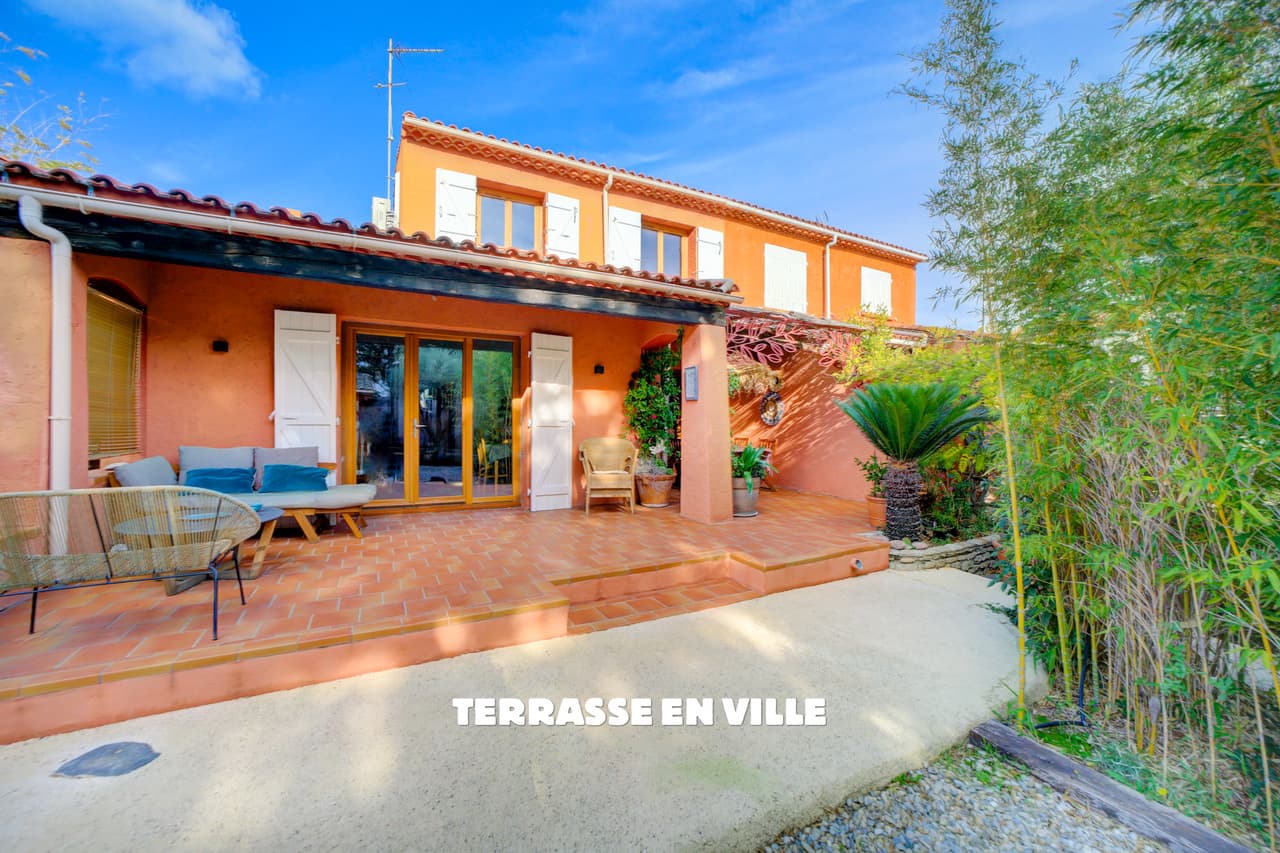 SOUS COMPROMIS - LA CIOTAT - QUARTIER RESIDENTIEL - MAISON FAMILIALE MITOYENNE - PISCINE - JARDIN 570 M2 - DEP - 1