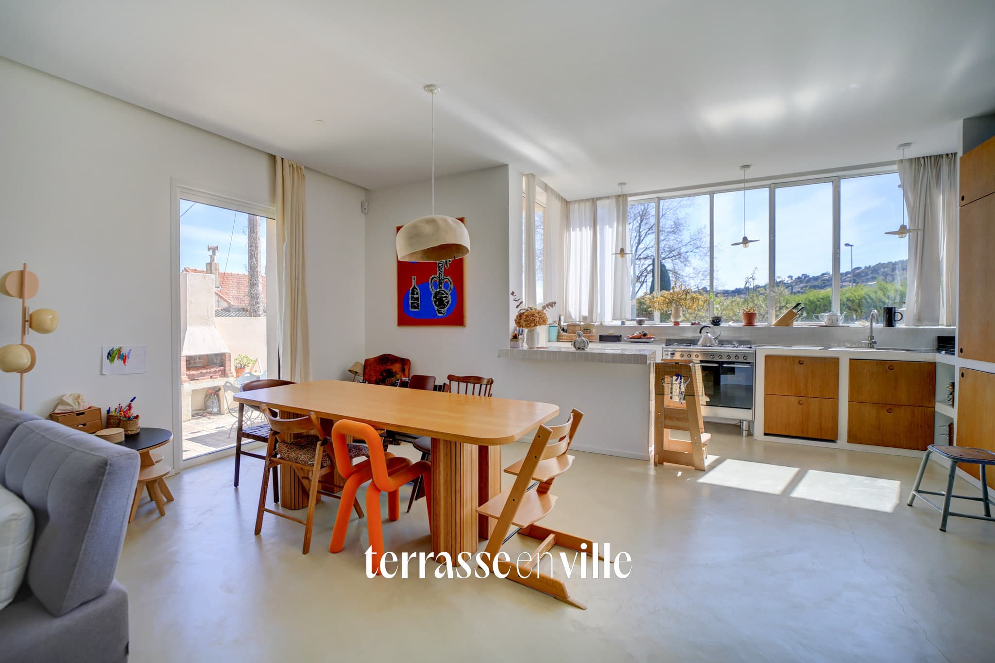 LA CIOTAT - MAISON D'ARCHITECTE - T4 - 100 M2 - LUMINEUSE - PARCELLE - 430M2 - 775 000 € - 1