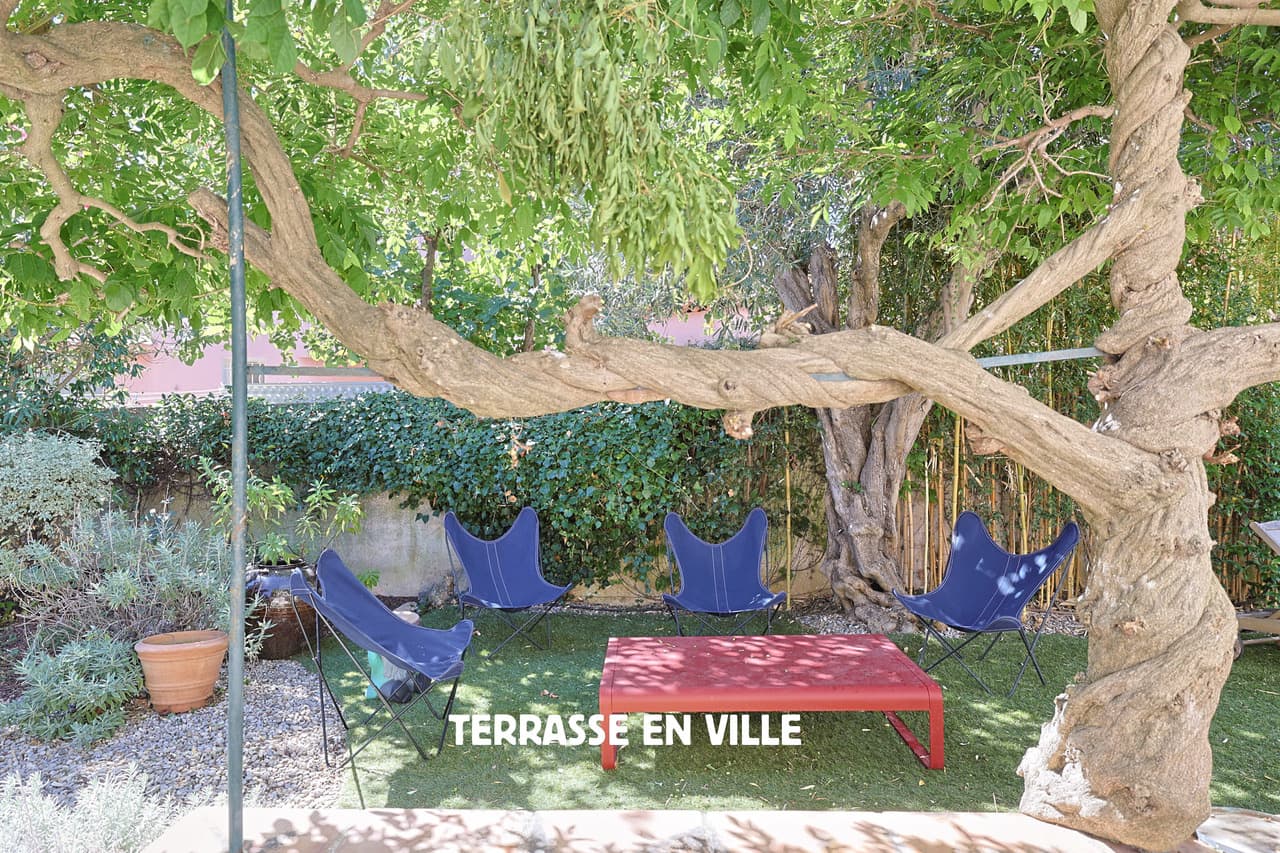 TOULON EST - MAISON T5/6 - 160M2 - TERRASSE 30M2 - JARDIN 500M2 - 820 000€ - 1