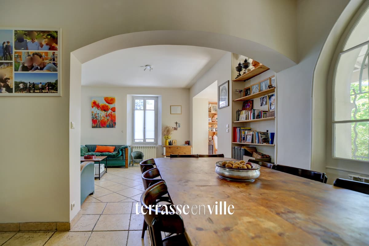 SANARY - PORT & PLAGE À PIED - MAISON DE CHARME T7 - JARDIN- CAVE - APERÇU MER - 850 000€ - 5