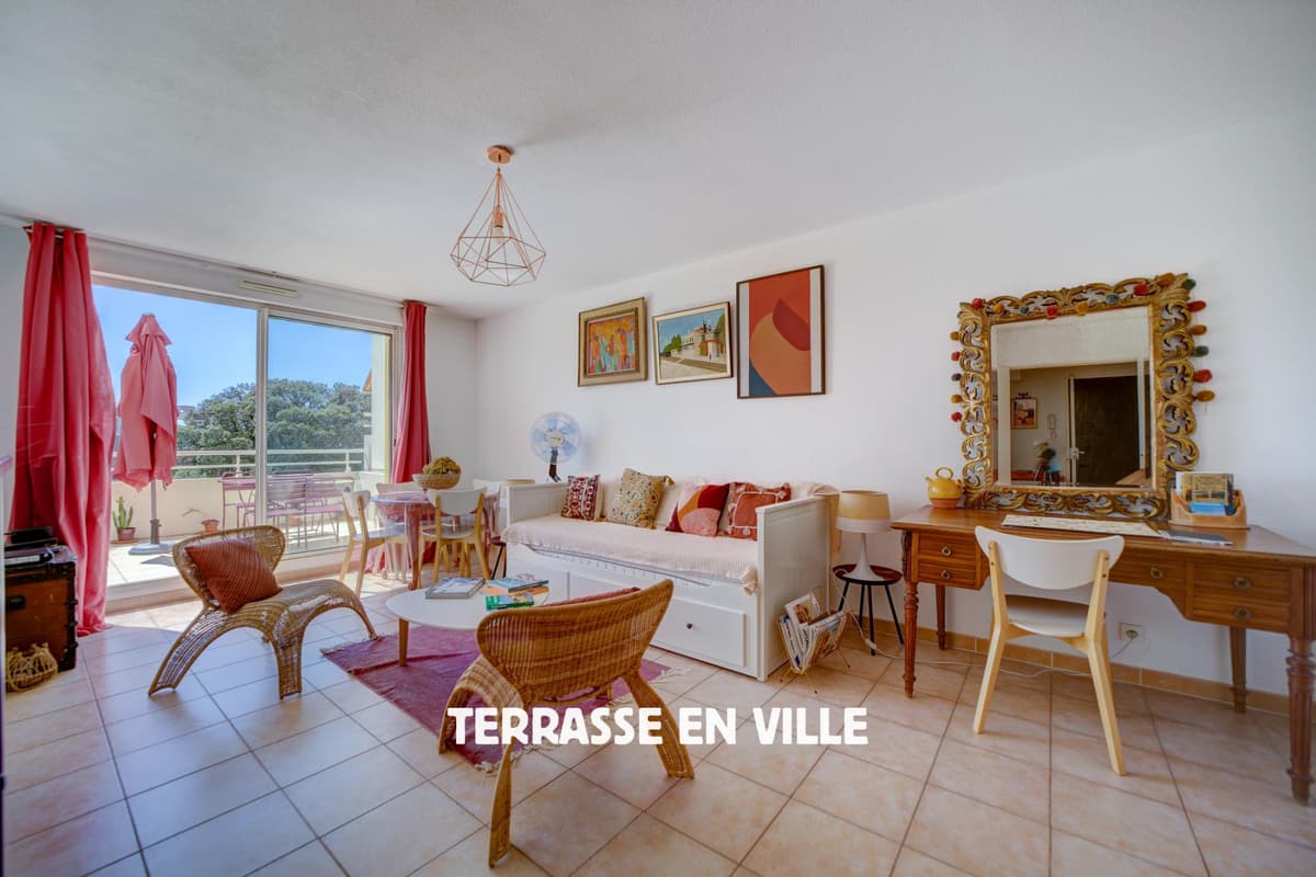LA CIOTAT - COEUR DE VILLE - APPARTEMENT T3 67m2 - TERRASSE - PARKING PRIVÉ - 2